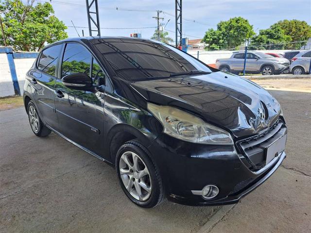 PEUGEOT 208 ACTIVE ANO 2013